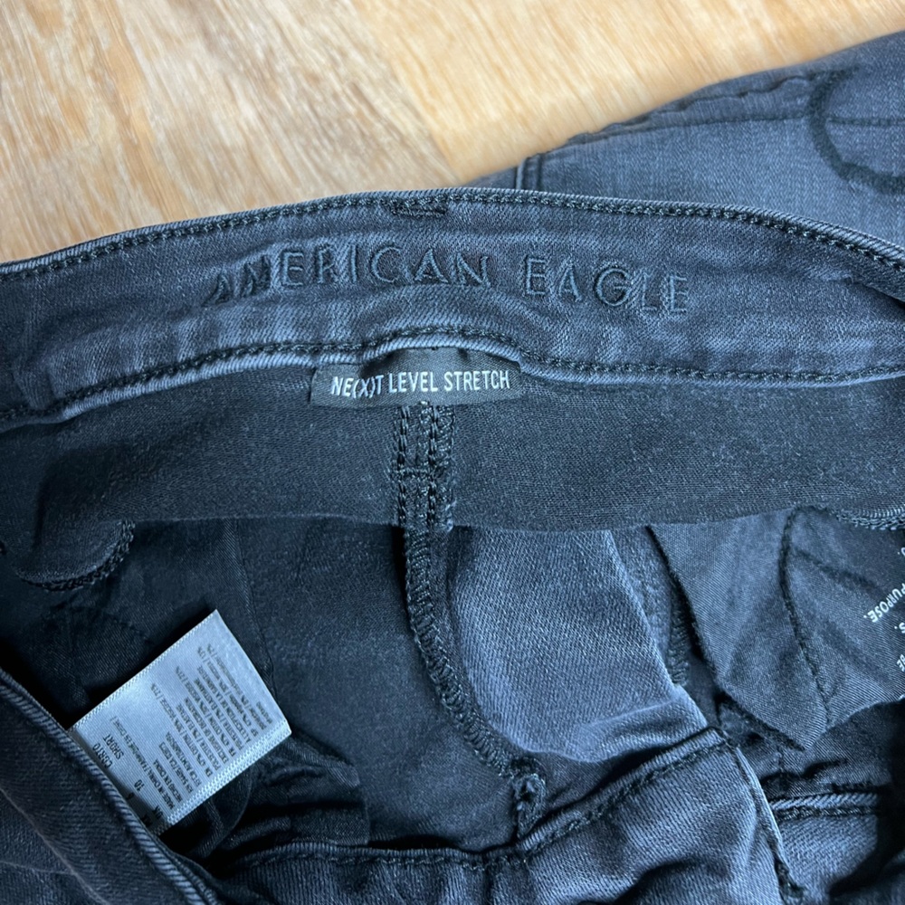 Distressed Black Skinny Jeans AMERICAN EAGLE next level stretch jegging. Size 6. - Picture 7 of 7